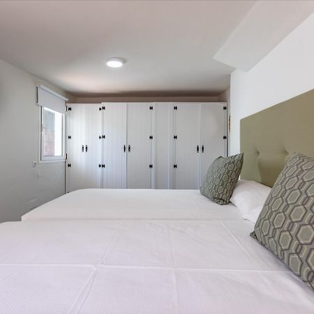 Villa Corralejo Bay Beachfront Corralejo By Holidays Home ภายนอก รูปภาพ