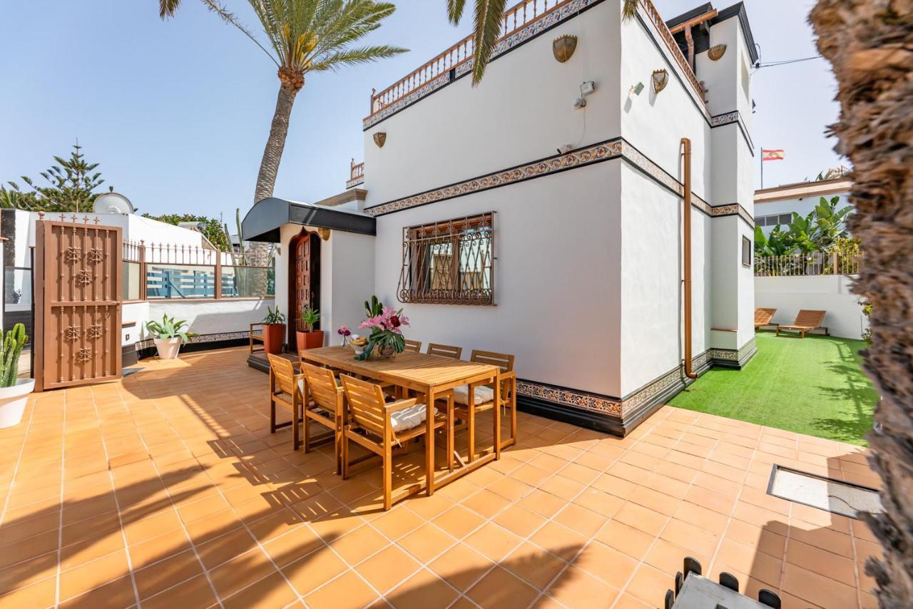 Villa Corralejo Bay Beachfront Corralejo By Holidays Home ภายนอก รูปภาพ