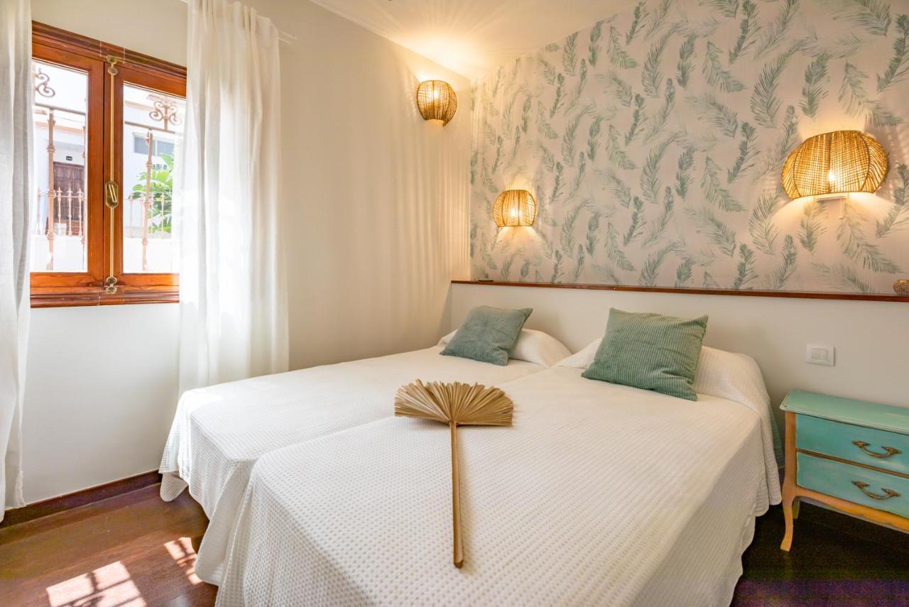 Villa Corralejo Bay Beachfront Corralejo By Holidays Home ภายนอก รูปภาพ