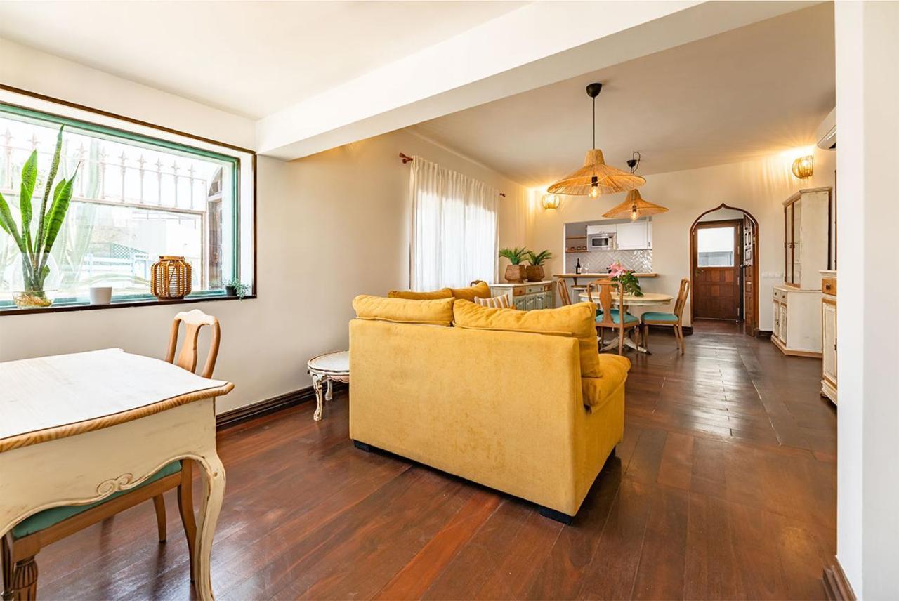 Villa Corralejo Bay Beachfront Corralejo By Holidays Home ภายนอก รูปภาพ