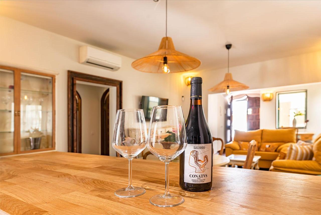Villa Corralejo Bay Beachfront Corralejo By Holidays Home ภายนอก รูปภาพ