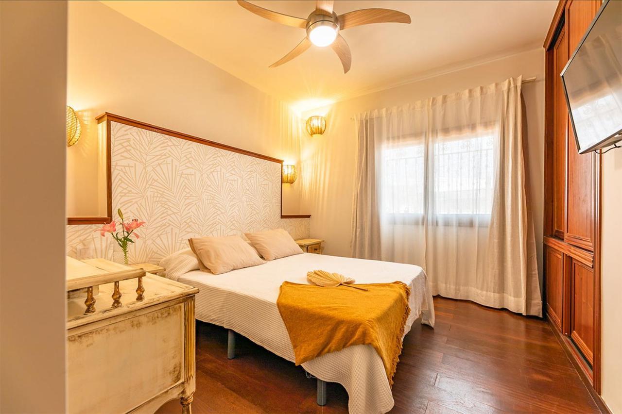 Villa Corralejo Bay Beachfront Corralejo By Holidays Home ภายนอก รูปภาพ