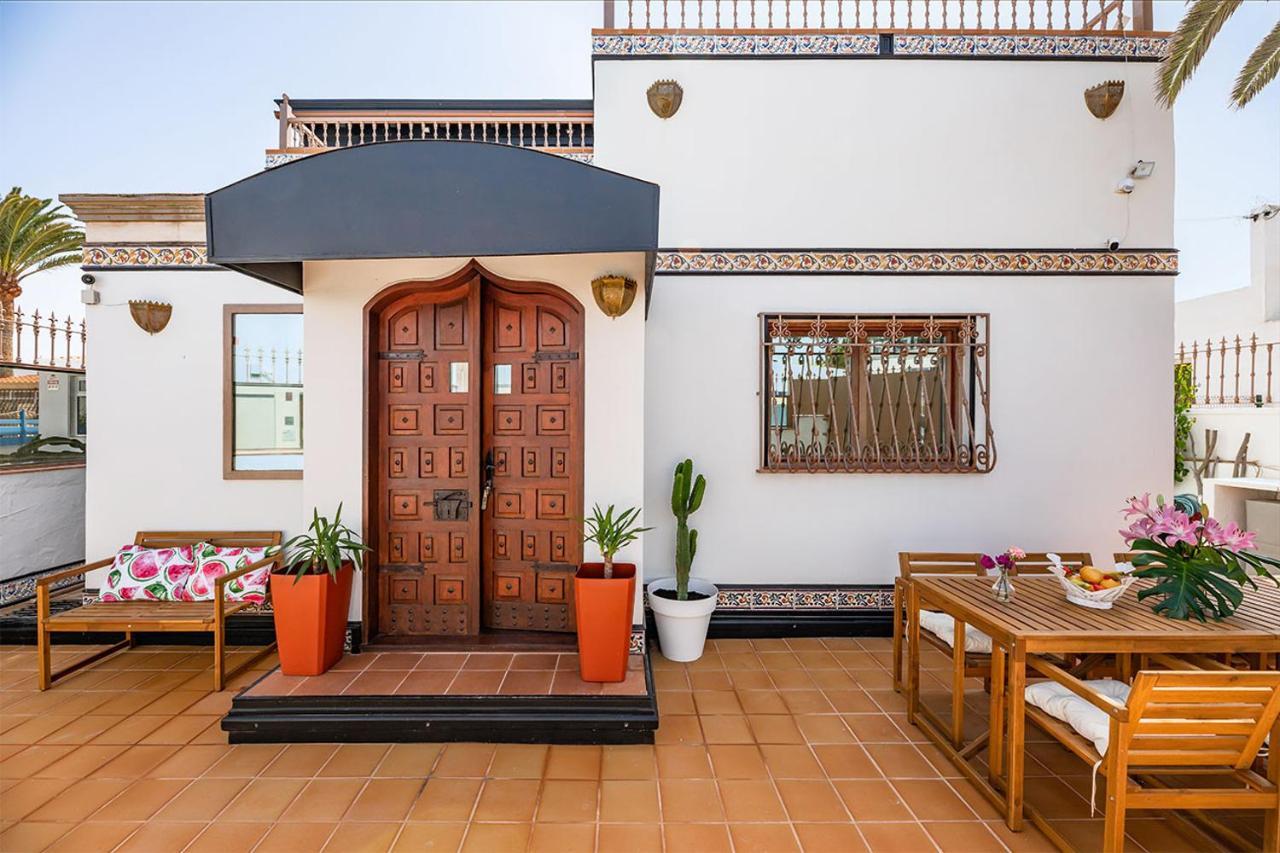 Villa Corralejo Bay Beachfront Corralejo By Holidays Home ภายนอก รูปภาพ